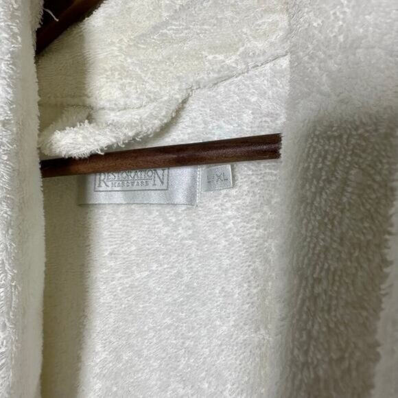 Restoration Hardware L/XL Unisex White Terrycloth Belted Robe - Picture 4 of 5